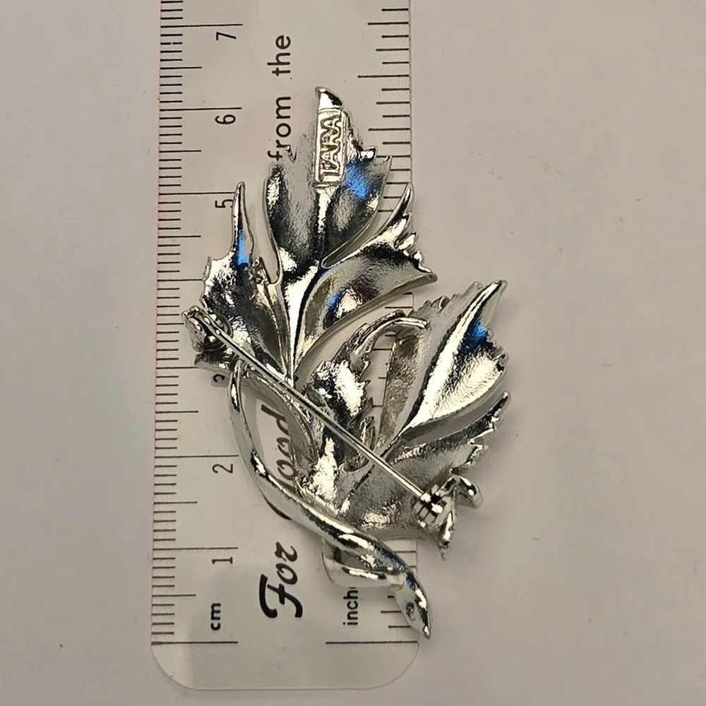 Tara Leaf Brooch Pin Silver Excellent Vintage Textured Botanical Design